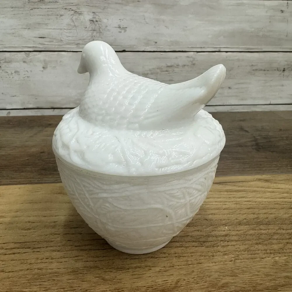 AVON - VINTAGE WHITE MILK GLASS BIRD ON A NEST WITH LID - MANY USES